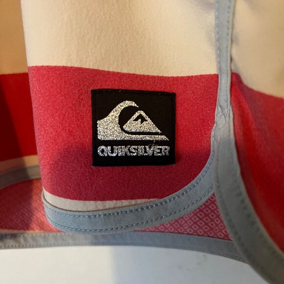 Quicksilver Swim Board Shorts Mens 34 Red White Blue Tie Waist - Picture 3 of 12